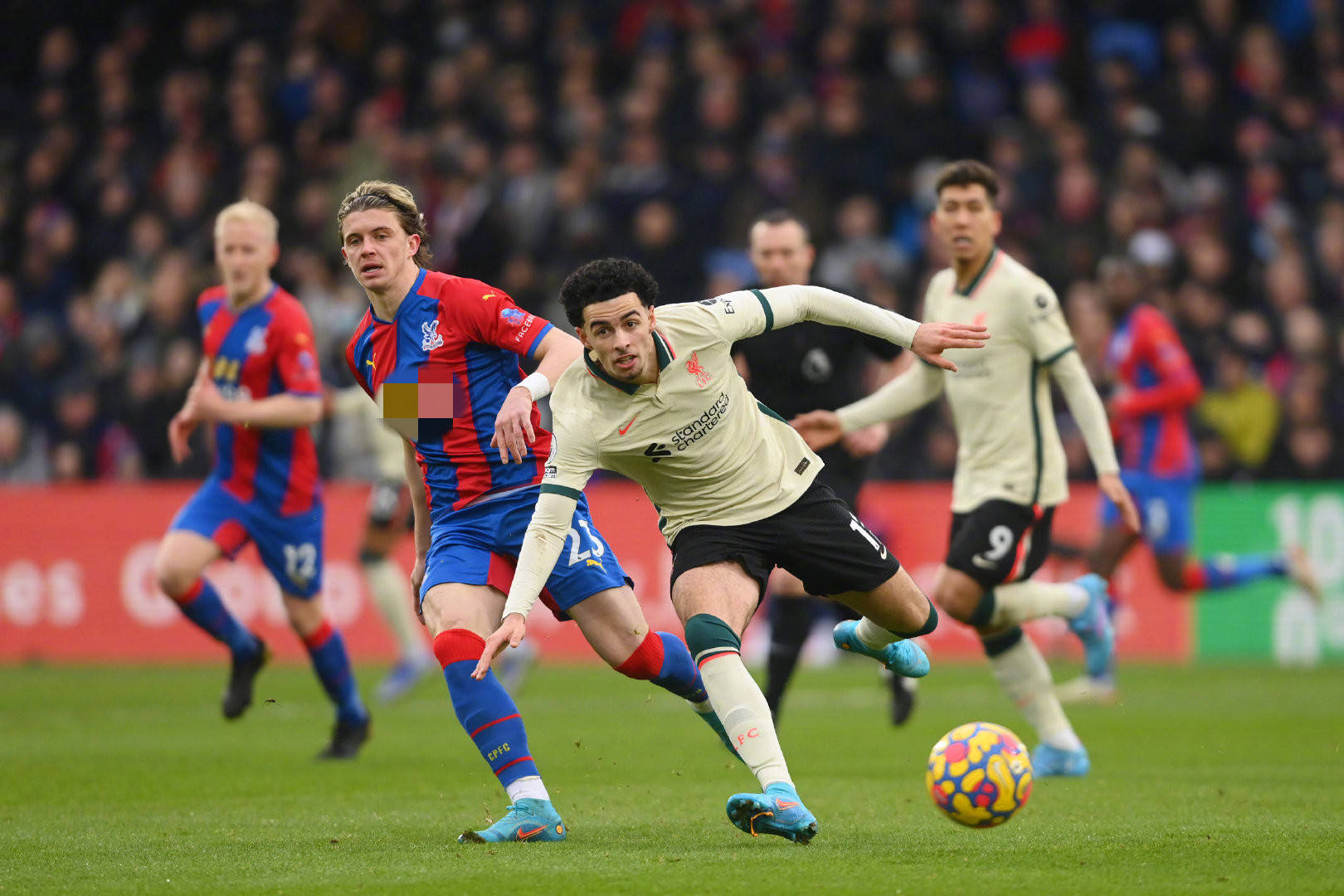 紐卡宣布：埃弗頓攻擊手戈登正式加盟 特裏皮爾曬爭吵視頻歡迎新隊友加入.