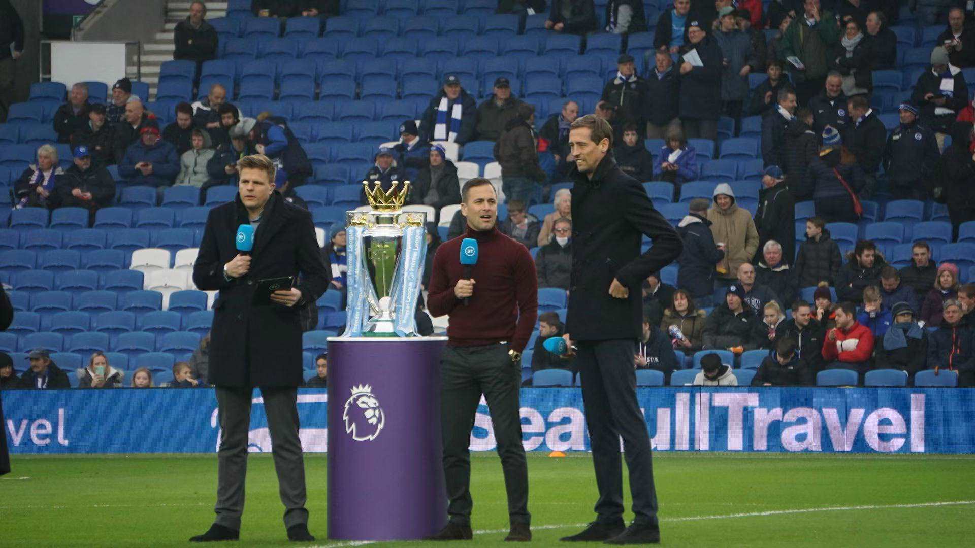 中超历史标王离队！上海海港外援奥斯卡加盟圣保罗.